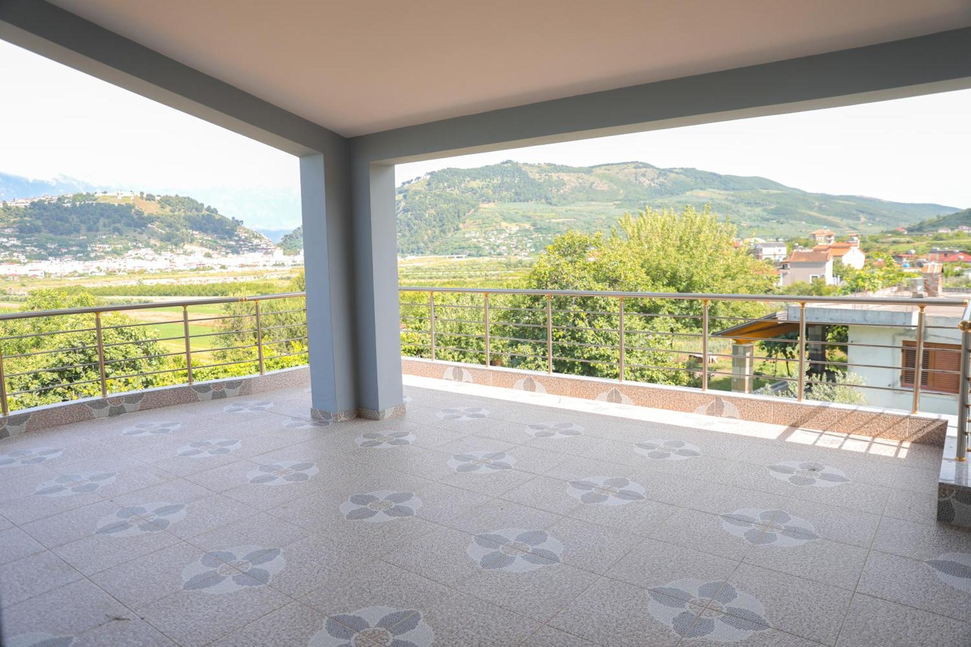 Amla'S Villa Berat Exterior photo